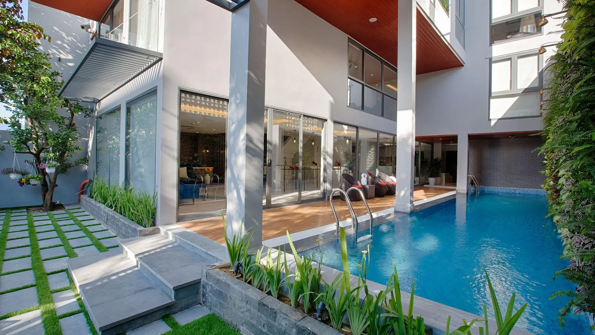 *** Aparthotel Sanayen Villa & Residences - Pool And Close Beach Đà Nẵng Vietnam