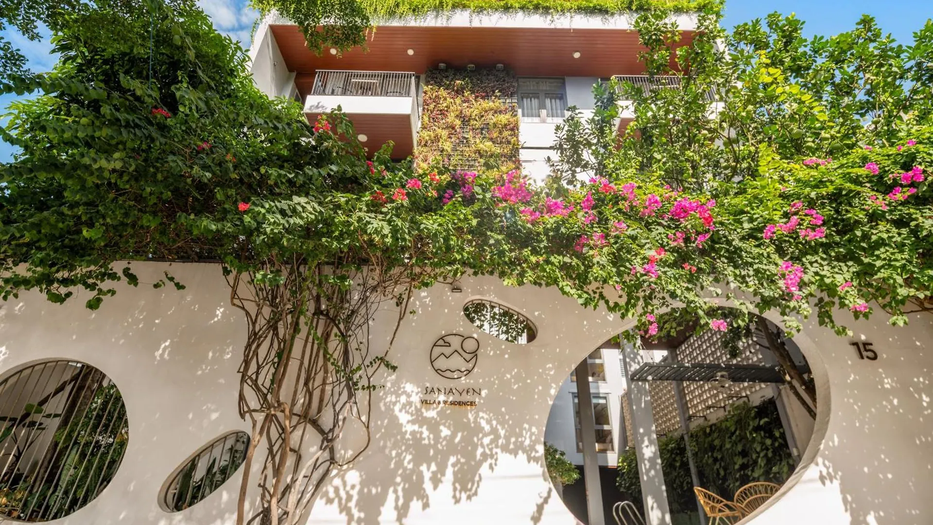 Aparthotel Sanayen Villa & Residences - Pool And Close Beach Đà Nẵng